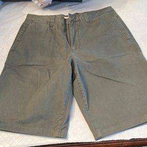 Gap Mens Factory Store olive green sz 32 shorts New